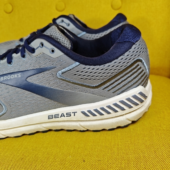 Brooks Beast 20 Blue Grey Athletic Running Sneaker Men's Shoe Size 12 Wide (2E) - Picture 4 of 11